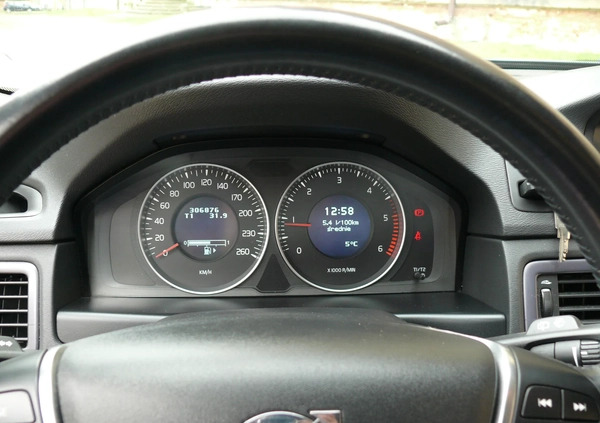 Volvo V70 cena 31500 przebieg: 307000, rok produkcji 2012 z Tychy małe 596